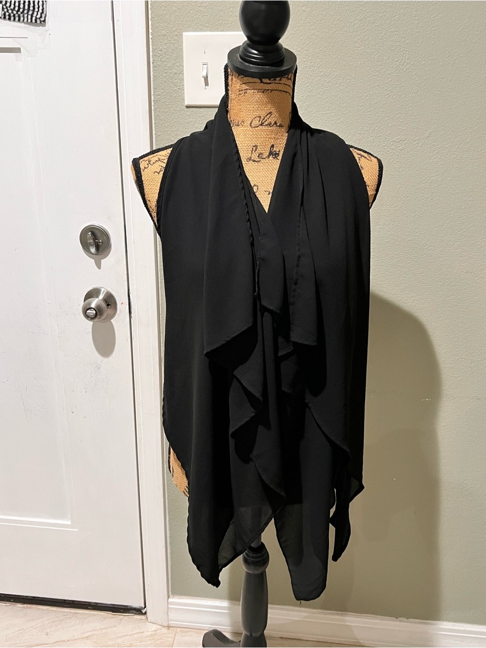 Day trip Chiffon Waterfall Sequin Back Vest Size Medium